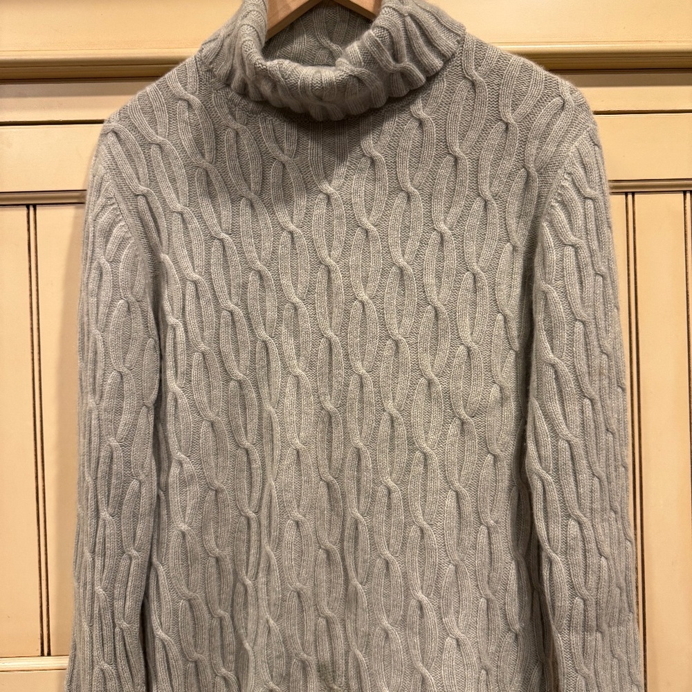 Light Green Cashmere Turtleneck XL